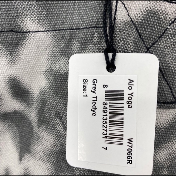 New Alo Yoga Gray Tie-Dye Shopper Tote - Picture 7 of 11